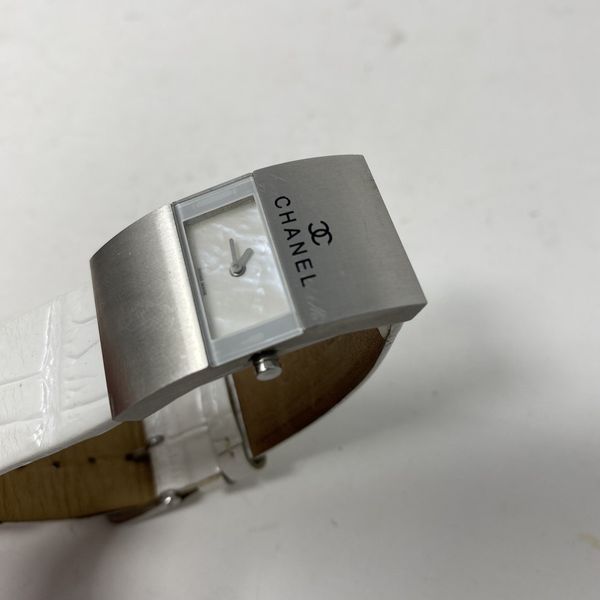 CHANEL 楽1番 Chanel 1986 Ladies watch Swiss made Small K.N. 83027 Vintage
