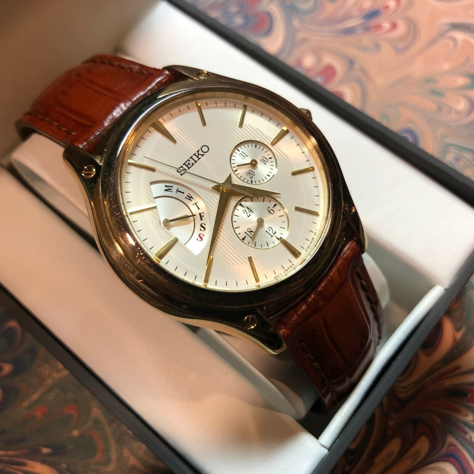 Seiko Men's Watch 5Y66-0AB0 - Quartz - Day Date - Looks Very Seiko Men's Watch 5Y66-0AB0 - Quartz - Day Date - Looks Very