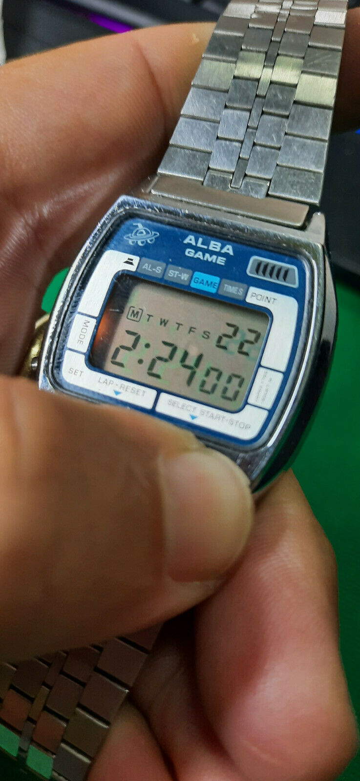 ALBA Game Watch (UFO) , Y765-5000 動作品 Ultra RARE SEIKO ALBA y765 - 5000 LCD Game Watch Space Invaders