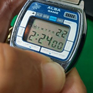 Ultra RARE SEIKO ALBA y765 - 5000 LCD Game Watch Space