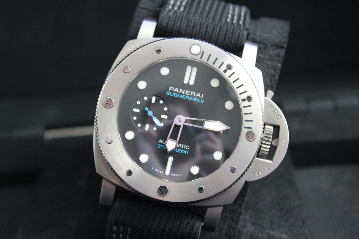 Panerai Luminor Submersible PAM 1305 Titanium 47mm W Box Papers