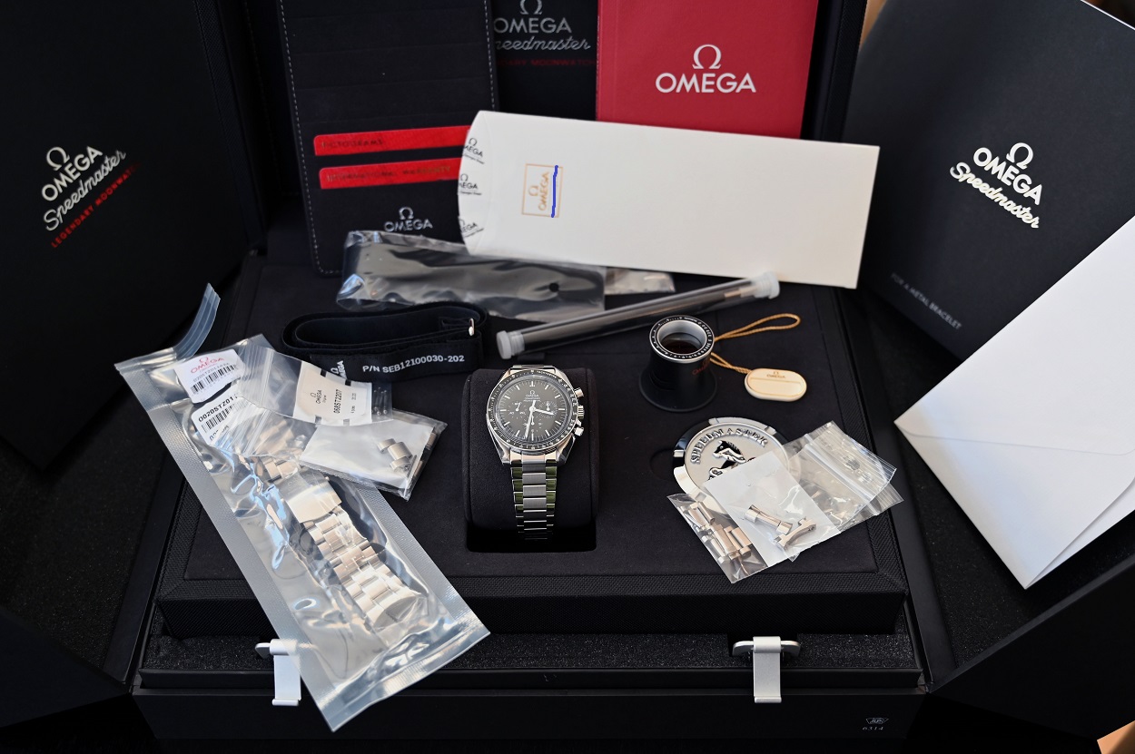 Omega discount discontinuing moonwatch