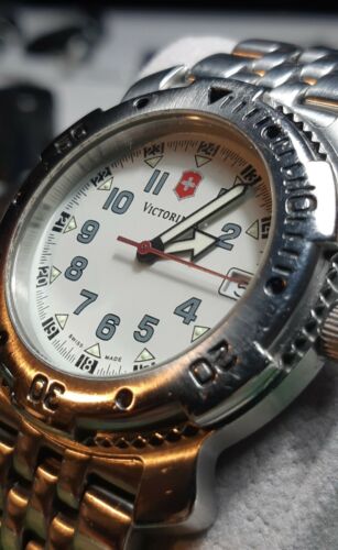 Victorinox discount 4.566 watch