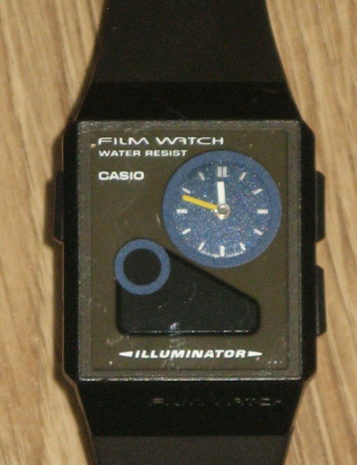 Vintage Casio Watch - Film watch FS-04 Illuminator ana digi