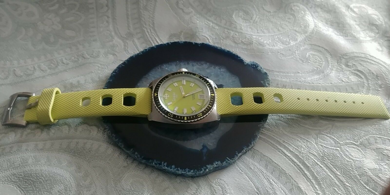 Zodiac Sea Dragon ZO2219 Quartz Watch LIME GREEN DIAL/GREEN