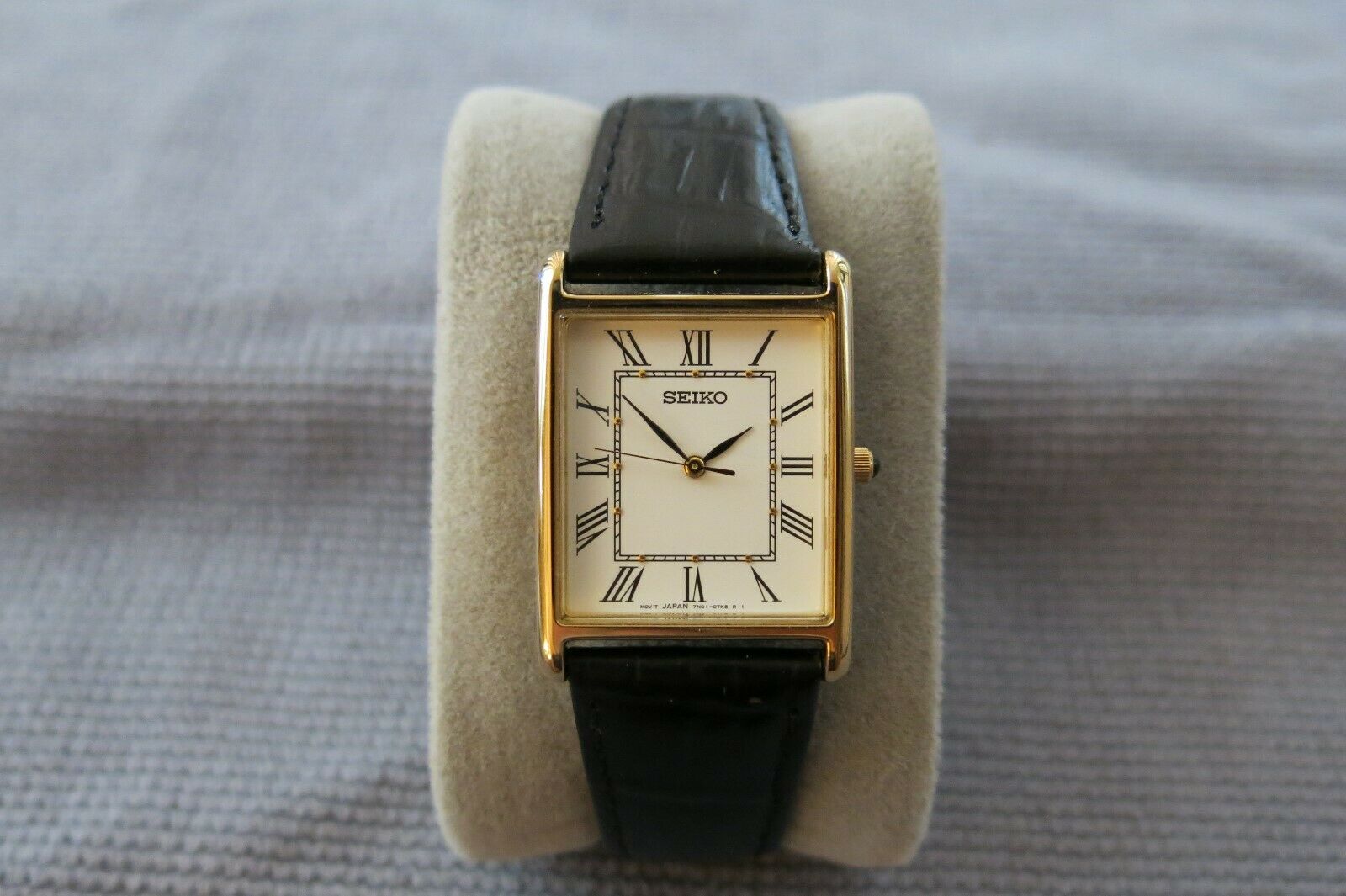 SEIKO Quartz Mens Thin Dress Watch 7N01 0EZ0 Original Leather Band