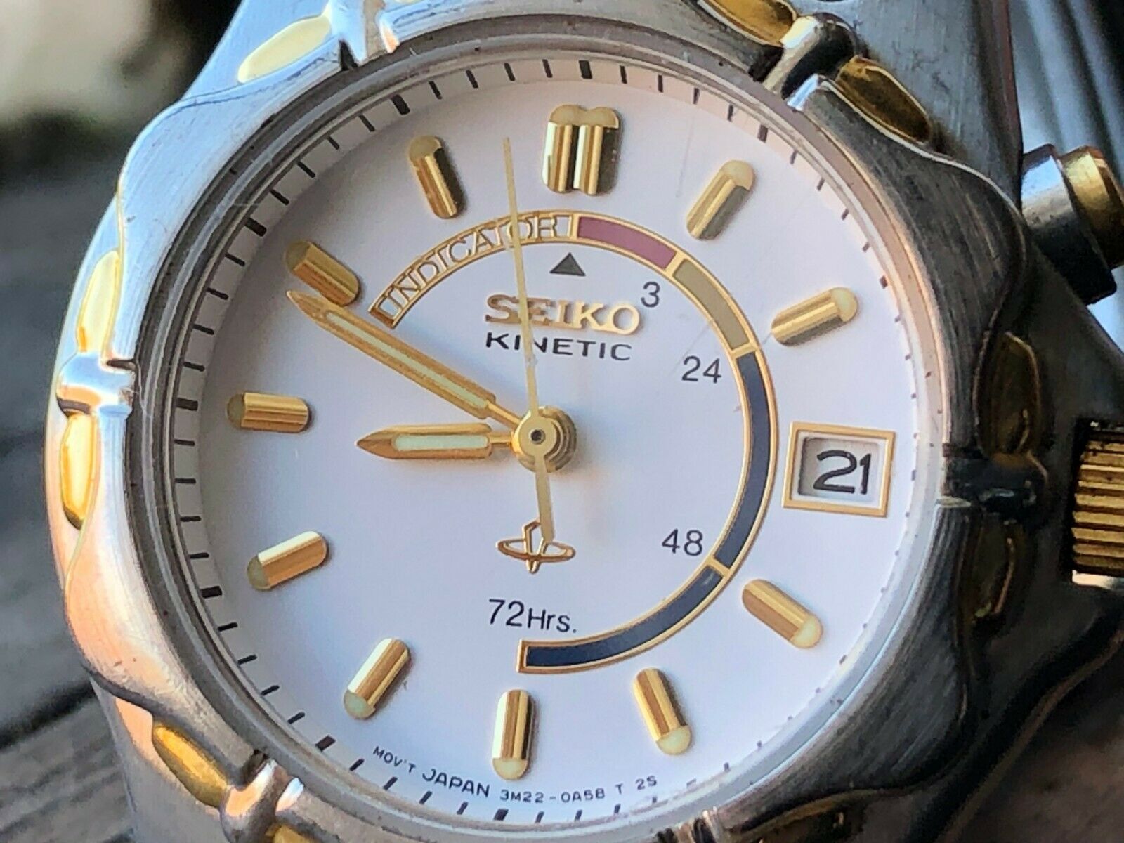 AUTHENTIC Nice Vintage Ladies SEIKO KINETIC 3M22-0A33,7j,Date