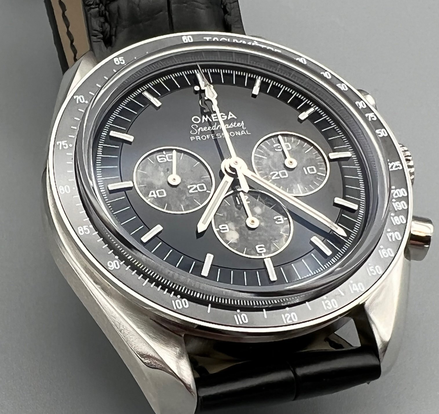 Omega speedmaster hotsell platinum 321