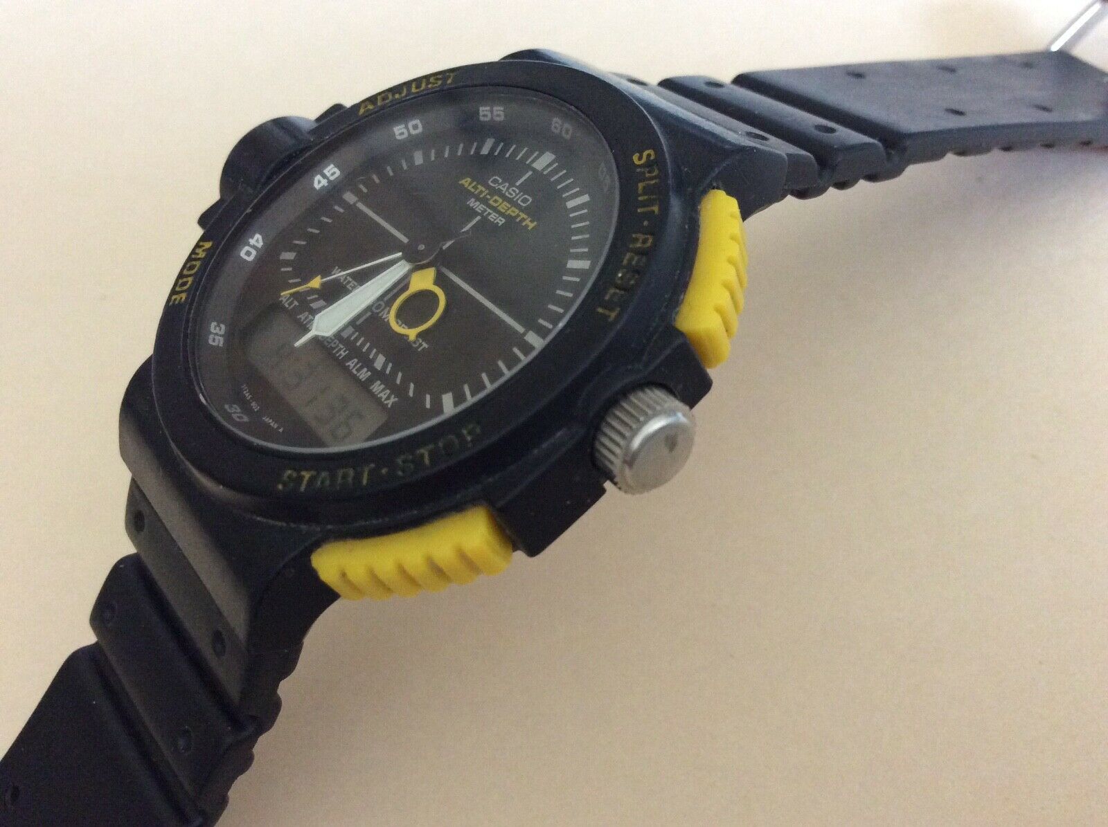 80's Vintage 動作品CASIO ARW-320 ALTI-DEPTH METER 新品電池