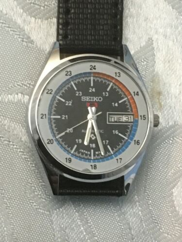 RAILWAY TIME SEIKO 5 DAY DATE WATCH AUTOMATIC Note Spares Or