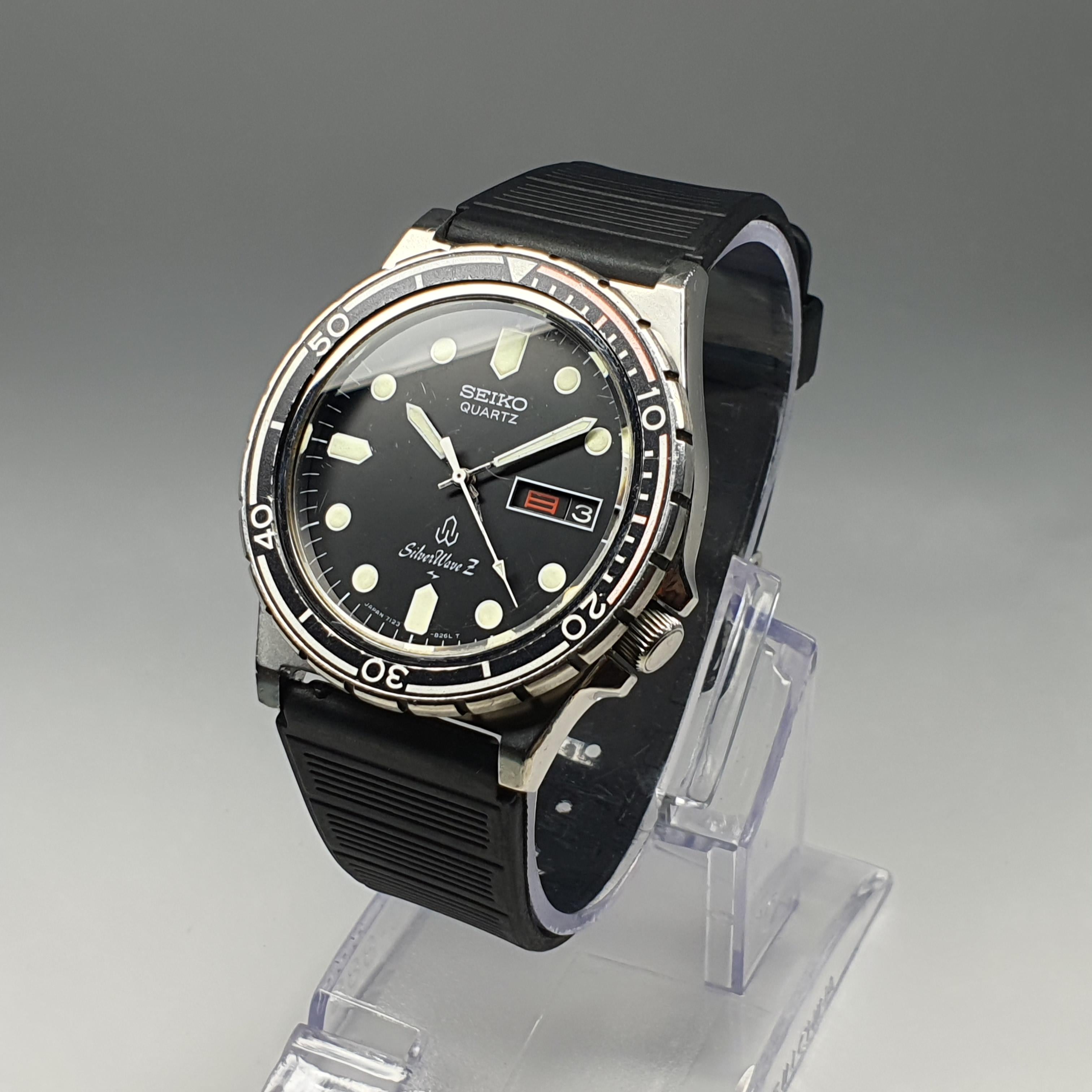 SEIKO SILVER WAVE Z 7123-8250 MENS DIVER WTS] Seiko April 1979 