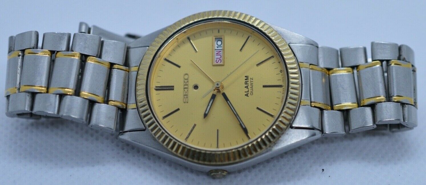 Vintage SEIKO Quartz Alarm Watch 5C23-7000 Excellent Condition 