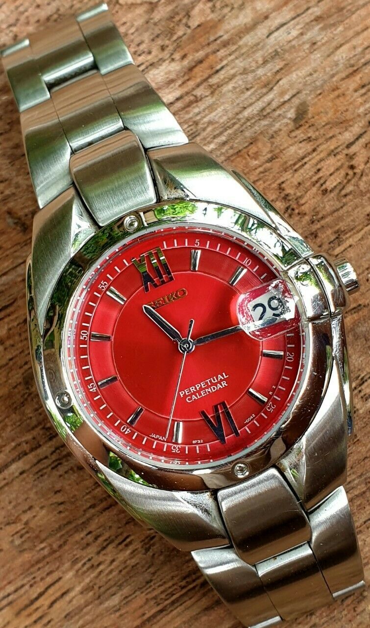 Seiko Perpetual Calendar 8F32-005A Red Dial Mens October 1998