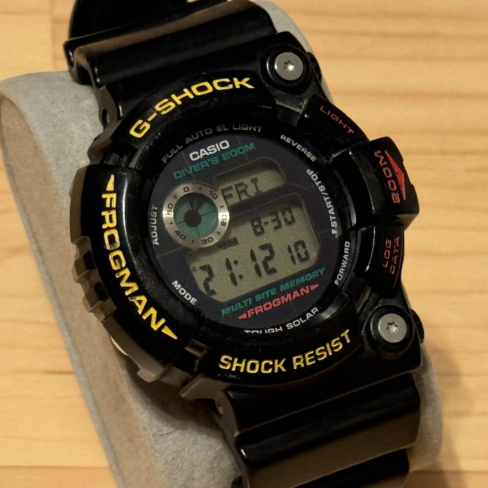 WTS Casio G Shock GW 200Z 1 Final Frogman Tough Solar Master of G Vintage Digital Diving Watch 200 WatchCharts Marketplace UK