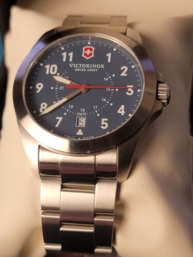 あかひれんこん Victorinox Swiss Army Heritage Watch Model 241967 | WatchCharts