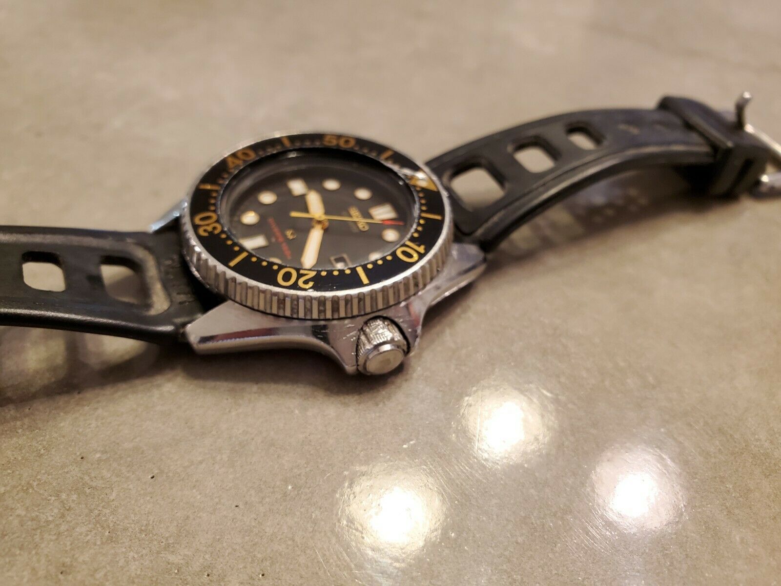 Vintage SEIKO 2625-0019 Quartz Diver 150m *FOR REPAIR* / *NR* | WatchCharts