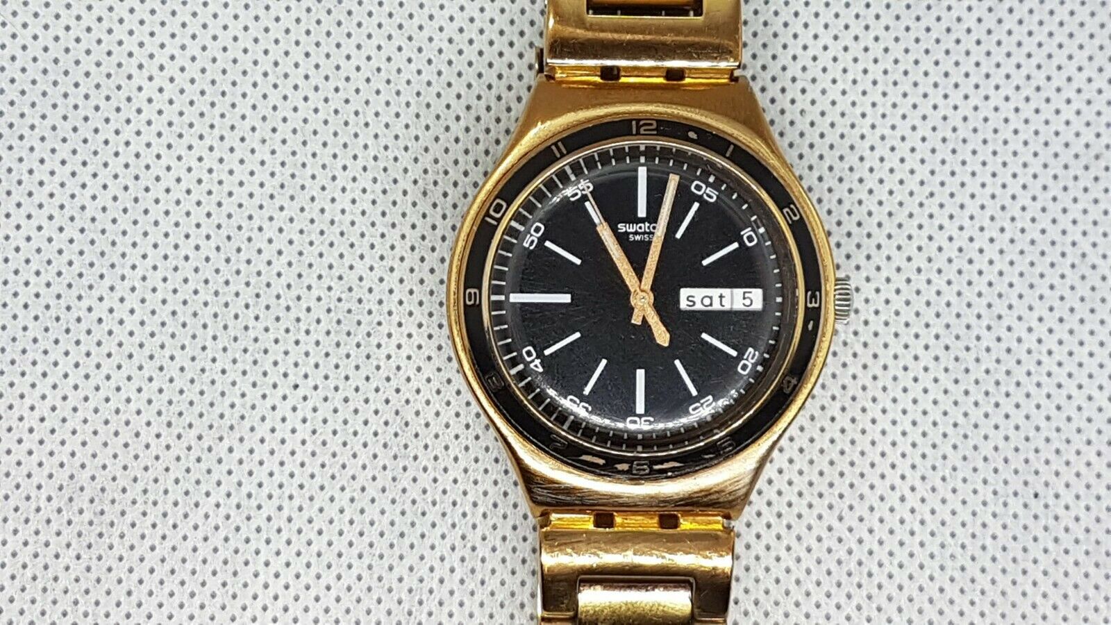 SWATCH WATCH - CHARCOAL MEDAL YELLOW YGG705G | WatchCharts  display picture 1