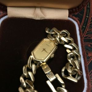 Seiko 2E20-5360 Ladies Quartz Watch Japan | WatchCharts Marketplace