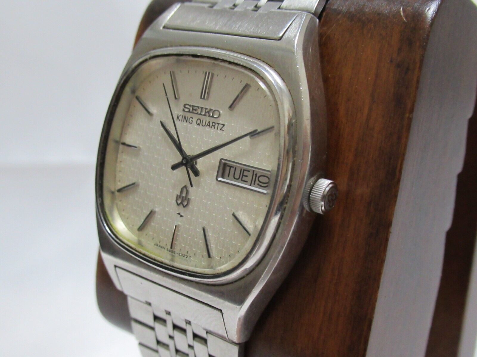 SEIKO KING QUARTZ 5856-5020 NEW Battery Vintage Men
