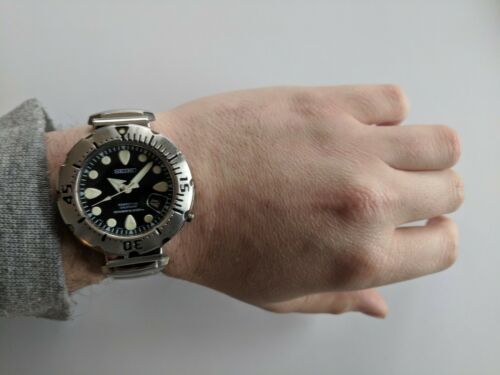 Seiko Quartz Monster SLR001 8F35-0019 Perpetual Diver's 200m - Sample Watch  | WatchCharts