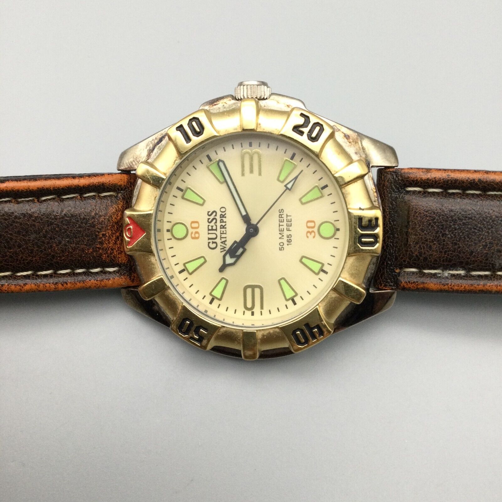 Vintage Guess Waterpro Men Gold Tone Date 50M 1996 Leather Band 