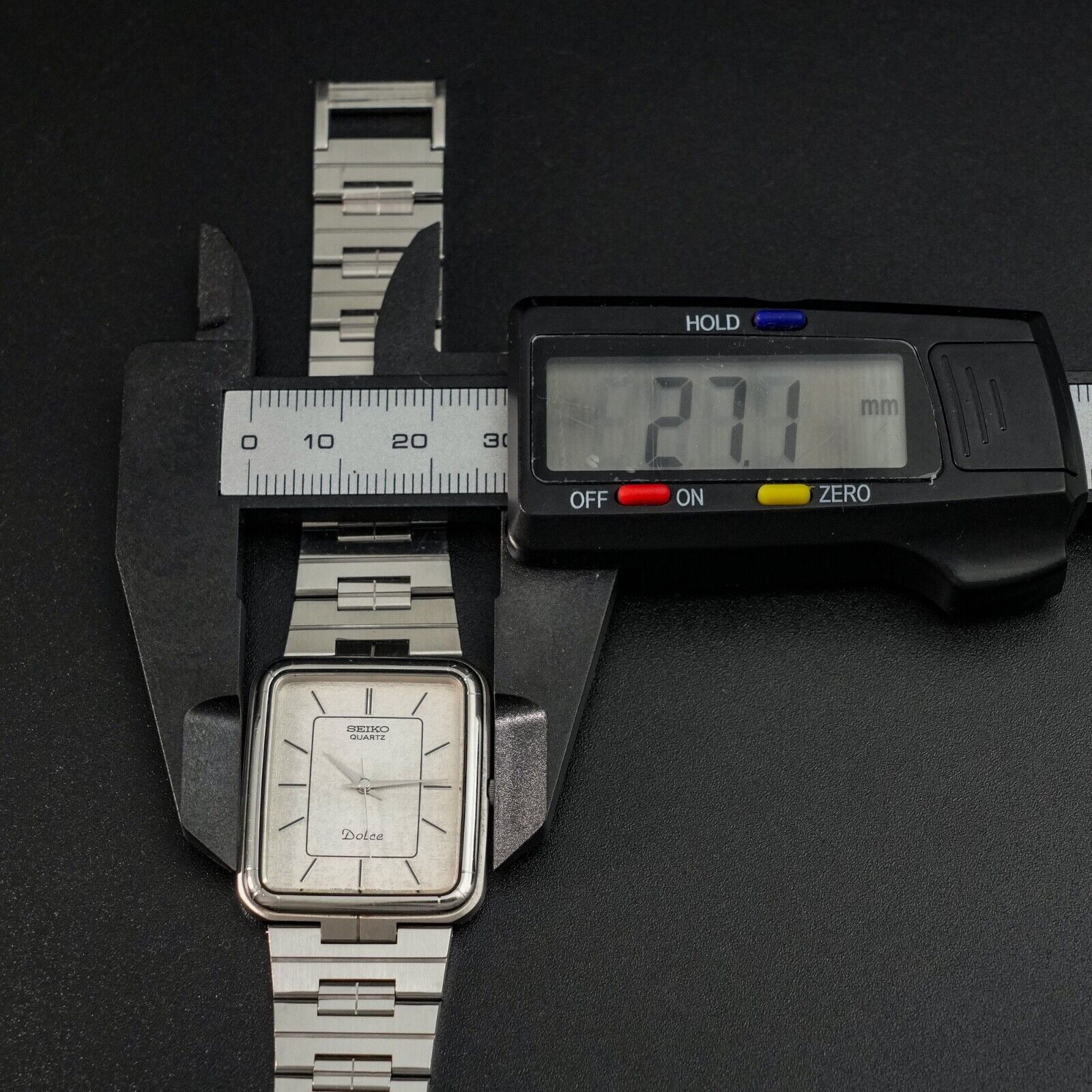 Vintage 1982 New BATT SEIKO Dolce 7731-5030 Silver Square Tank