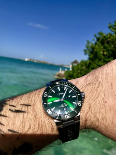 Oris aquis 2024 green rubber strap