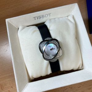 820 ティソ　G346 プレシャスフラワー　オーバル　シェル　腕時計 TISSOT T Trend Precious Flower G346 Ladies Quartz Wristwatch