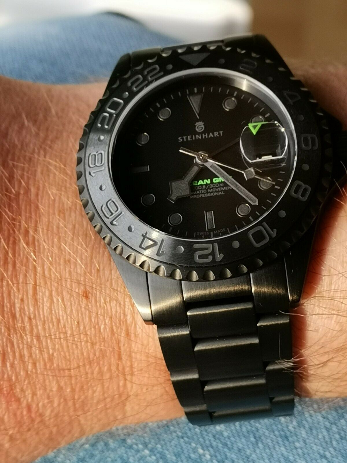 Steinhart Ocean 1 One GMT Phantom Green Gnomon neuwertig aus