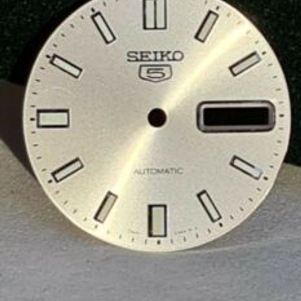 Seiko 5 Silver Dial | WatchCharts