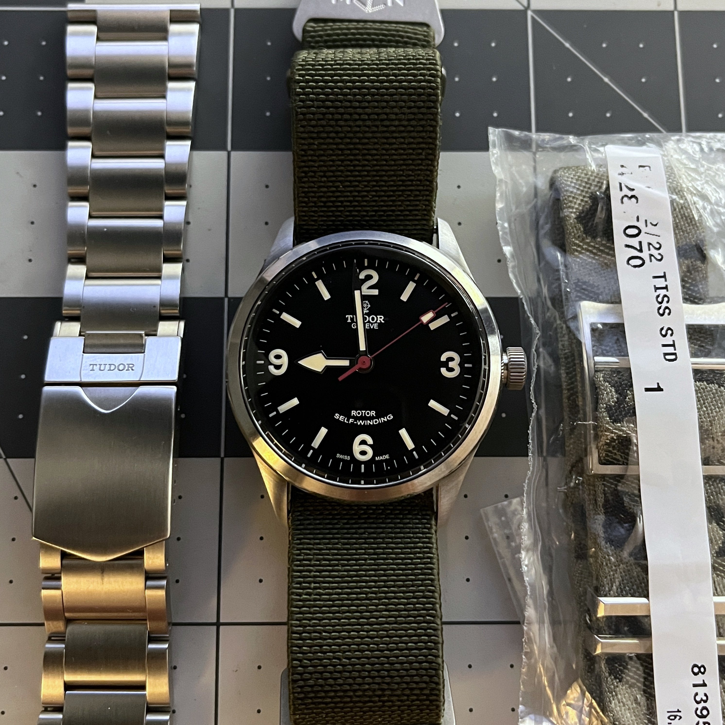 Tudor Heritage Ranger 79910 complete set with camo strap