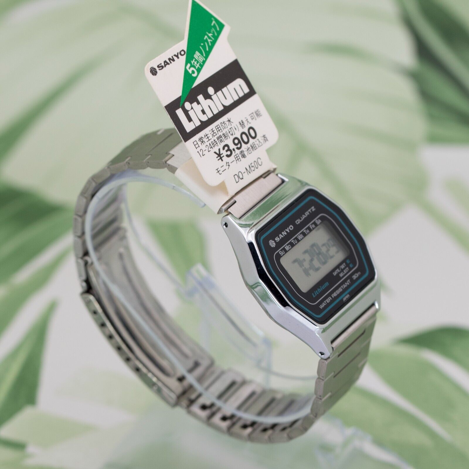 1980s SANYO DQ-M50C LITHIUM QUARTZ WATER RESISTANT 30M BRACELET 