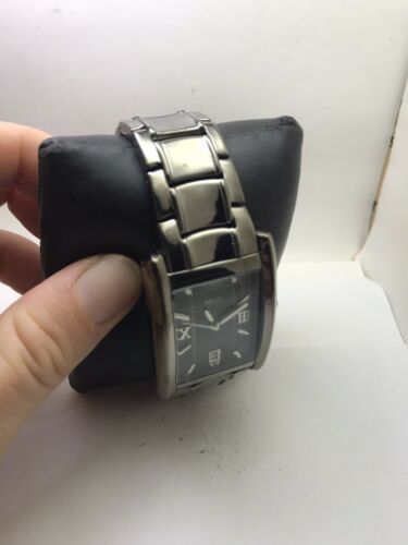 Relic hot sale watch zr77109