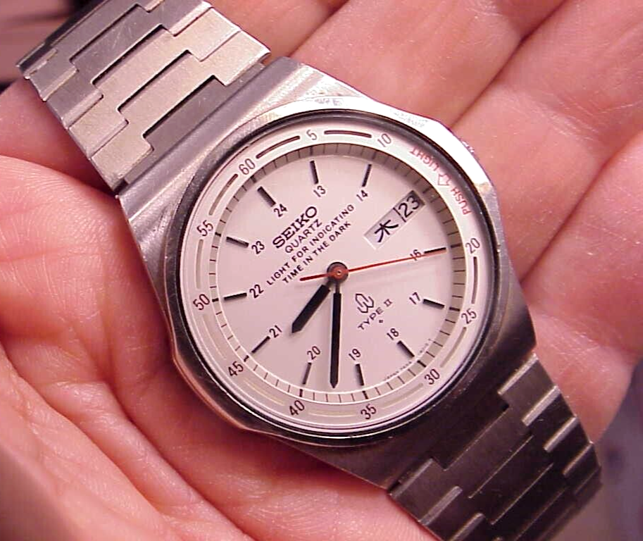 SEIKO Quartz Type II Day Date Light for indicating White Dial 7559