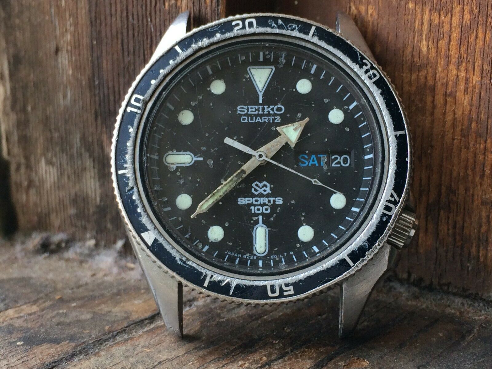 jaco1009 AUTHENTIC Vintage Gents SEIKO QUARTZ SQ SPORTS 100 8229 Day