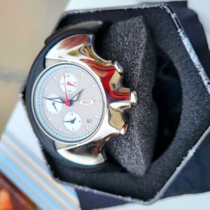 OAKLEY DETONATOR 稼働品 デトネーター クロノグラフ シルバー OAKLEY DETONATOR 稼働品 デトネーター クロノグラフ シルバー