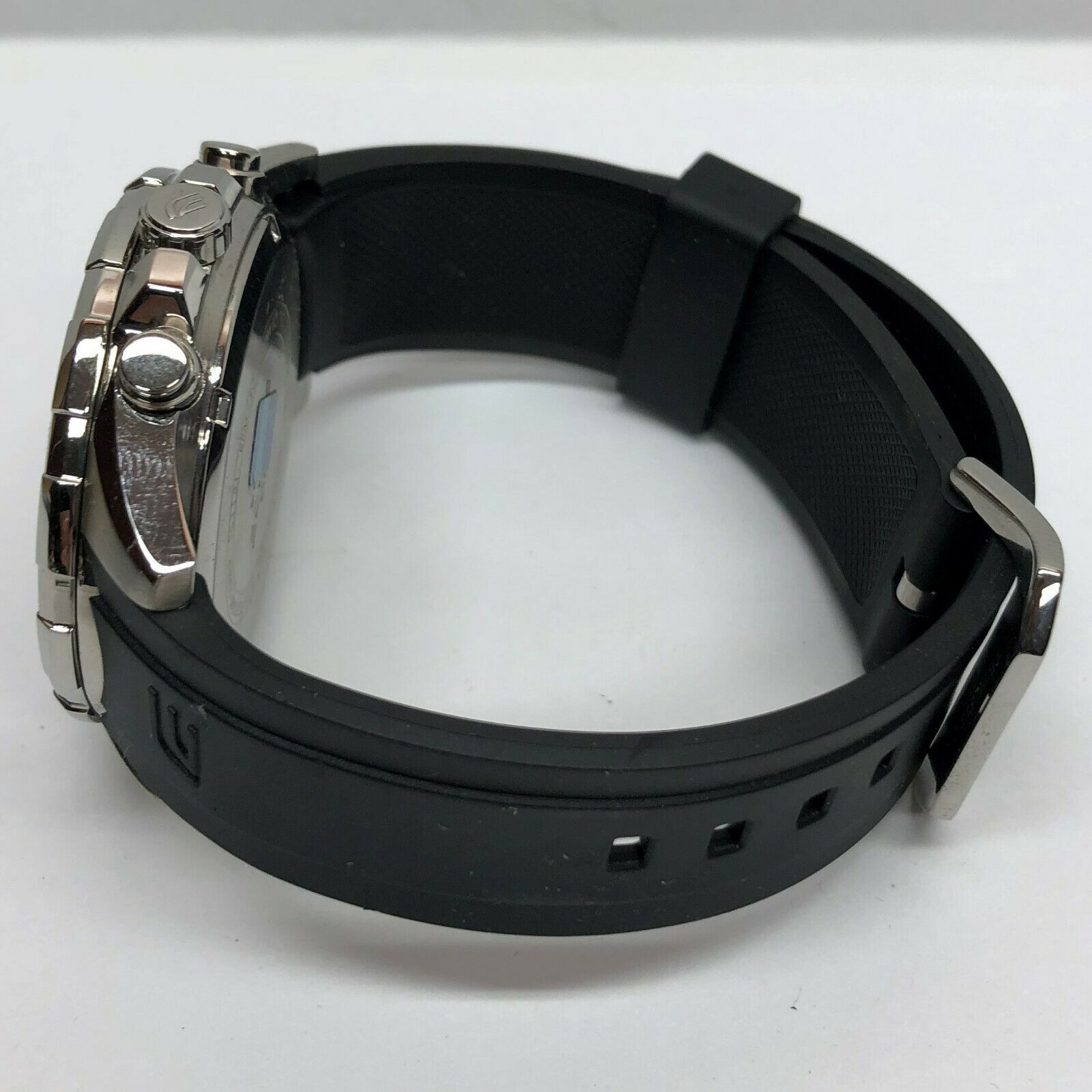Casio Edifice 200M Diver Watch EFM-501-1A2VCF - Mill Watches