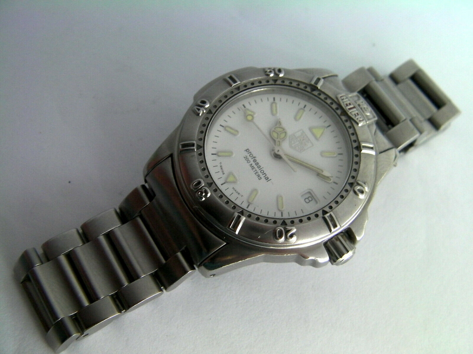 Tag Heuer Professional 200m Quartz Watch WF 1212 - KO 