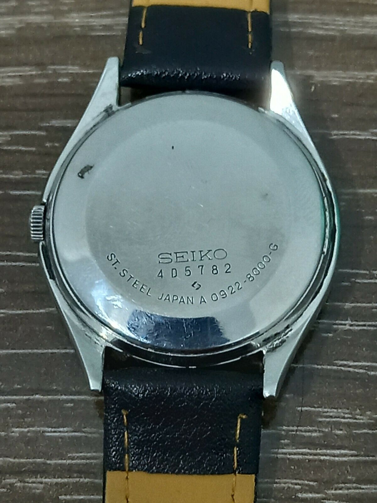 Seiko Quartz QZ 0922-8000-G Vintage Men's Wrist Watch Seiko Quartz QZ 0922-8000-G Vintage Men's Wrist Watch