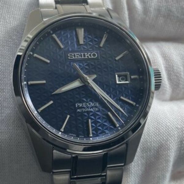 which panerai model holds value