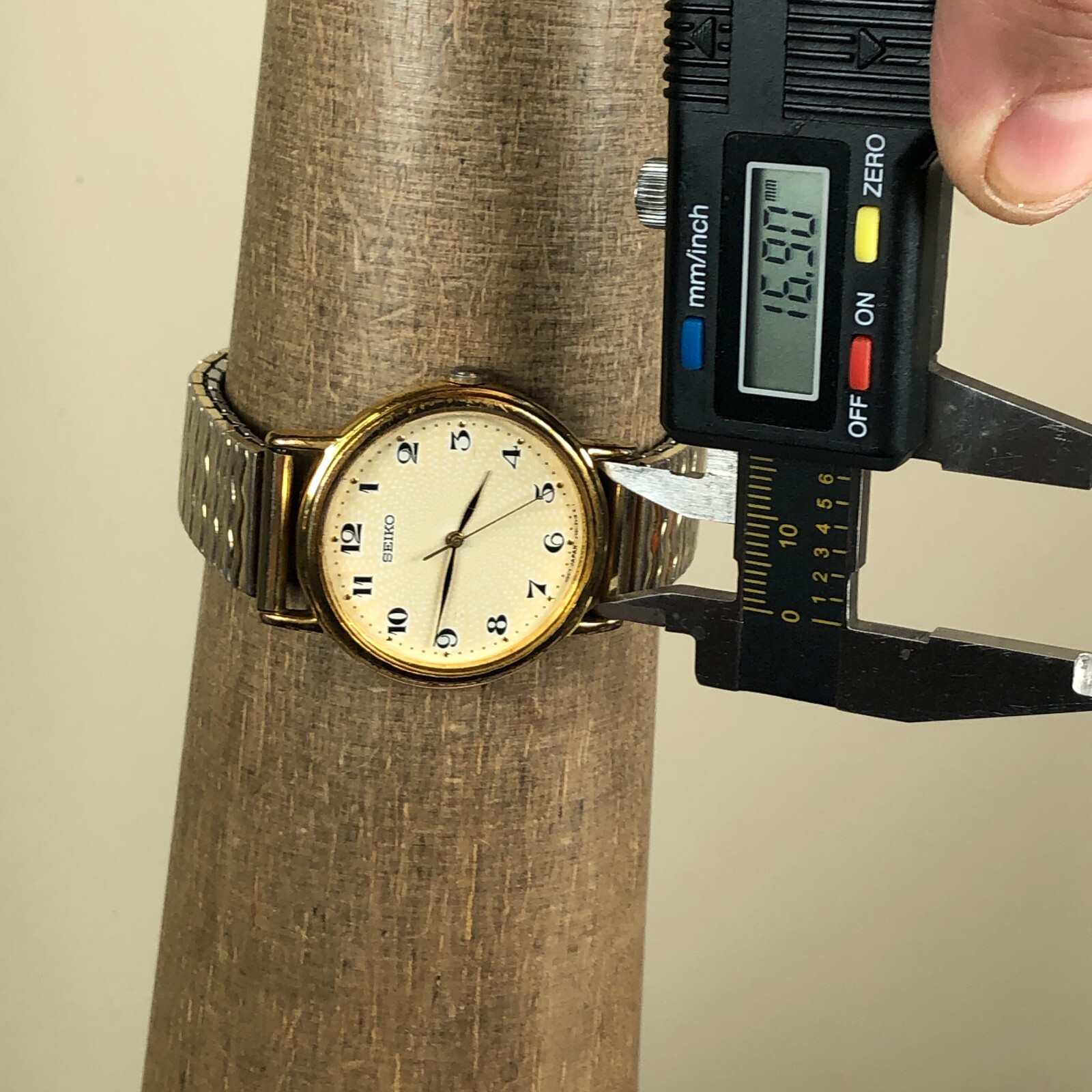 Seiko 2A49 Vintage SEIKO V701-2A49 ?1️⃣1️⃣2️⃣ Please DM or  main image 4