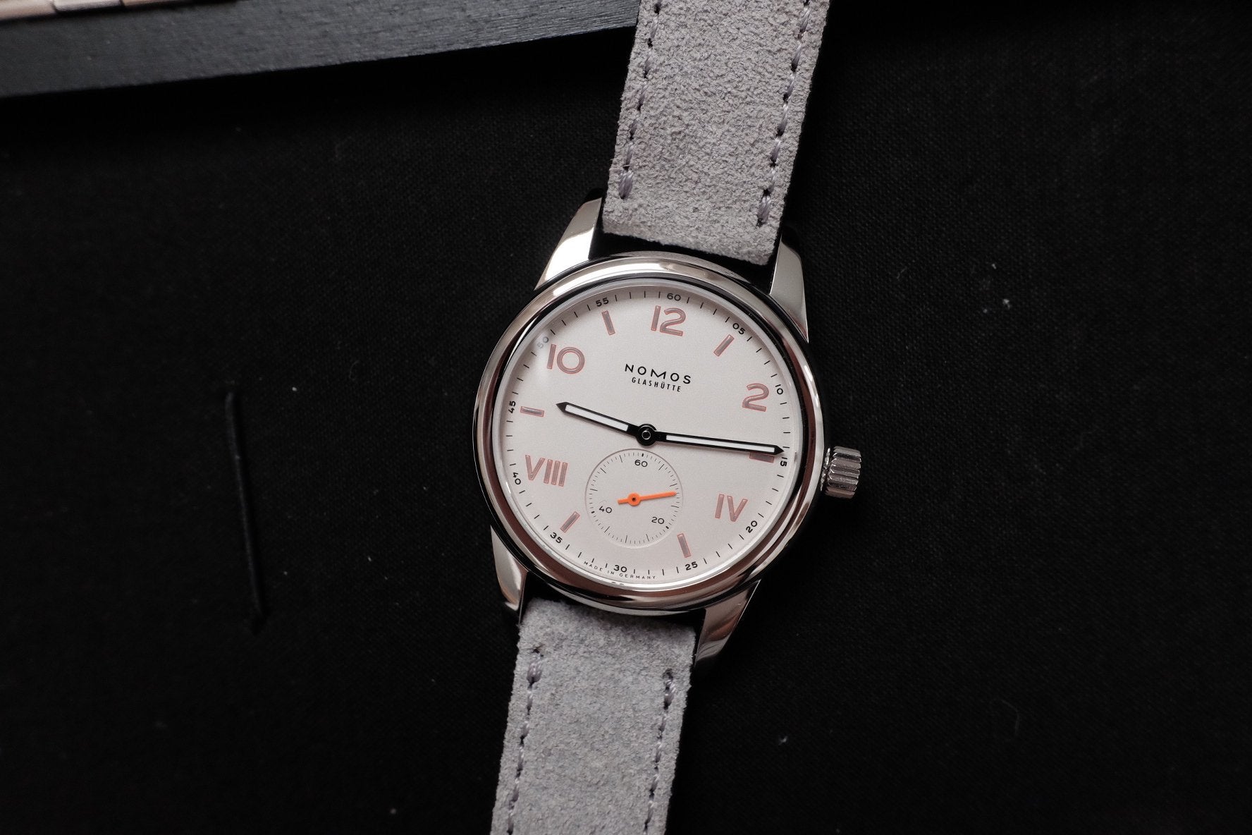 Nomos club sapphire on sale back