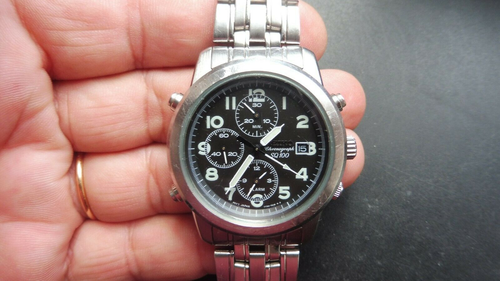 seiko chronograph 7T32 7E10 quartz watch READ DESCRIPTION