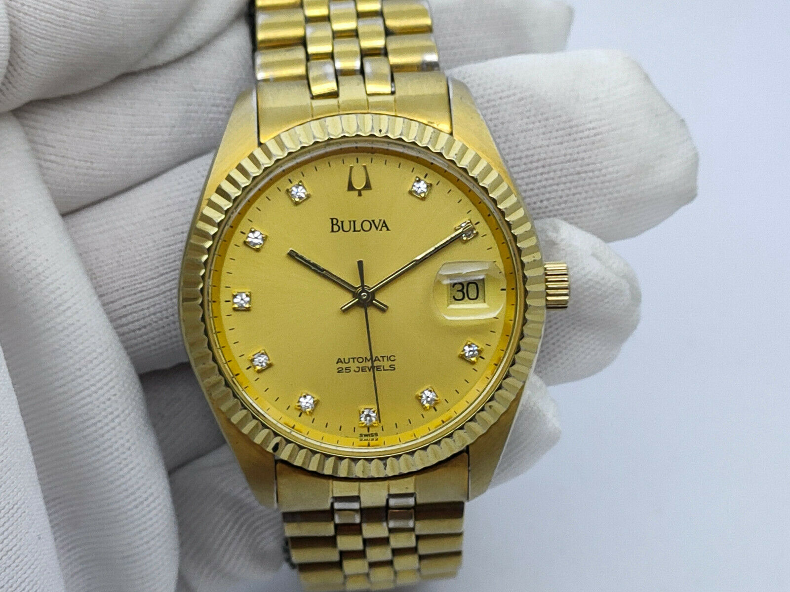 Bulova discount fluted bezel