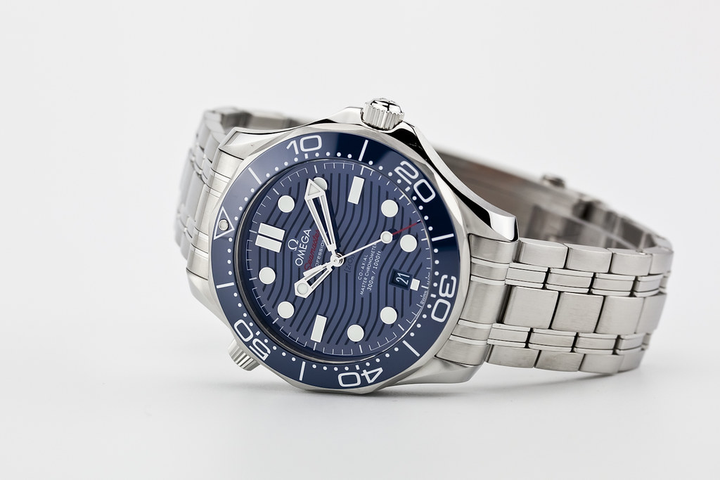 Omega seamaster hotsell 300m 2018 blue