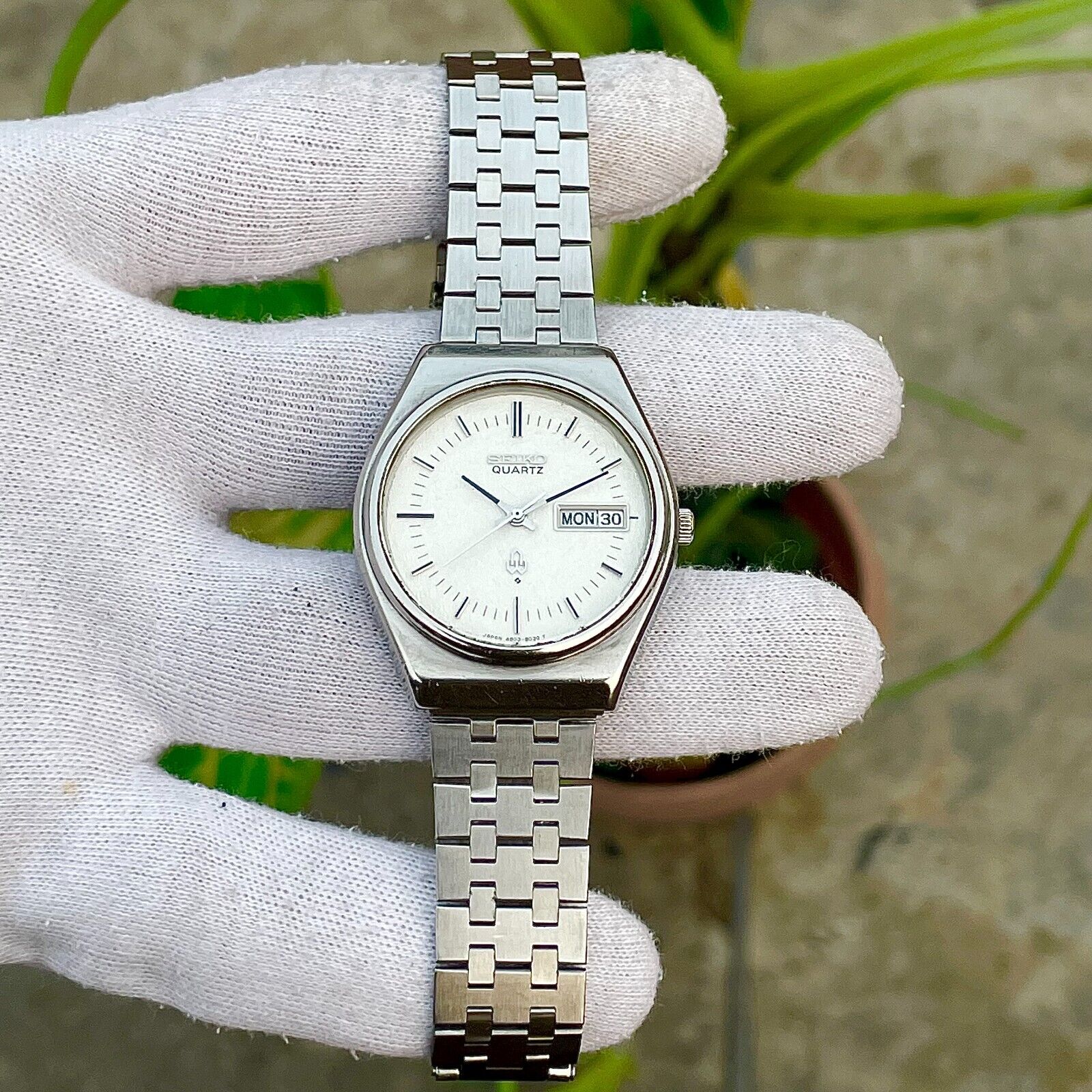 WTS] 1976 Seiko Quartz 4803-8010 | First Day-Date Snowflake Dial 