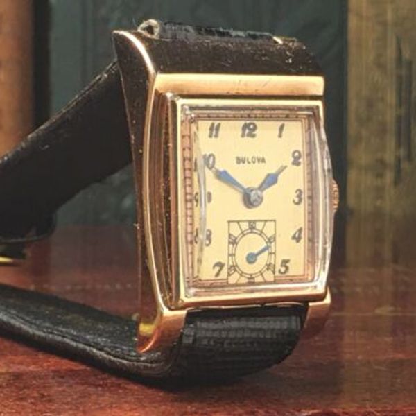 c.1947 BULOVA ASYMMETRIC CASE 17J GENTLEMAN’S WRIST WATCH w/Mint Dial