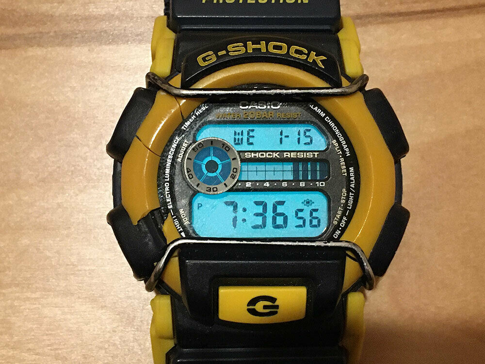 1997 Casio G-Shock 1596 DW-003 Digital Watch Yellow & Navy +