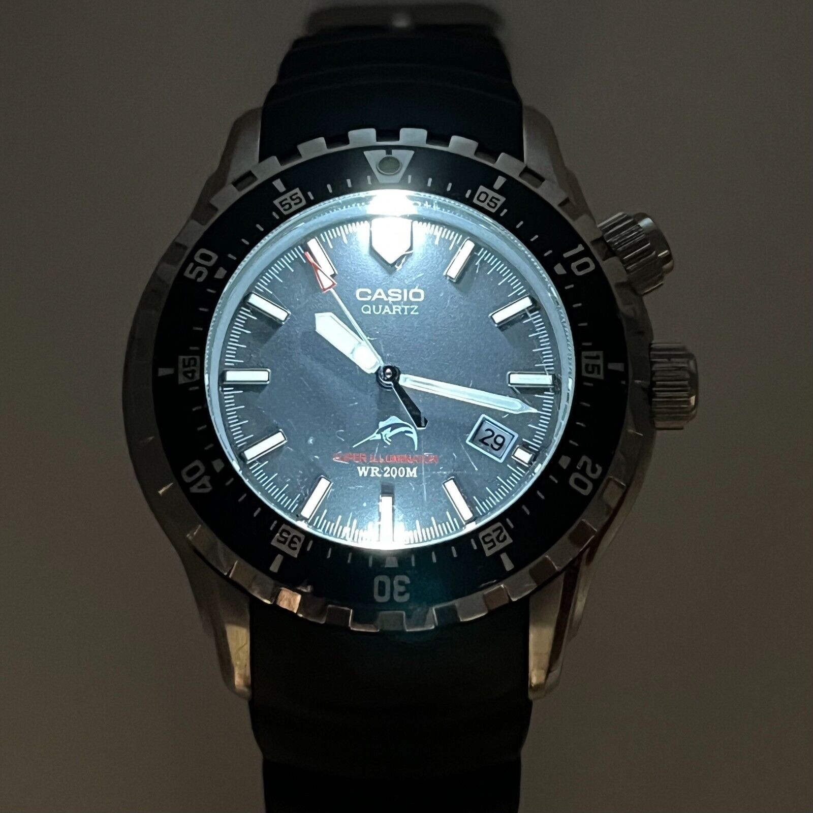 Review: Casio MDV102 Duro 200 Super Illuminator Diver