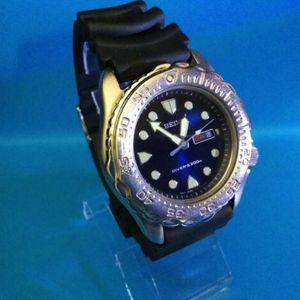 Vintage Seiko SHC039 Divers Quartz Watch 7N36-6A40 Sapphlex Crystal Blue  Dial | WatchCharts